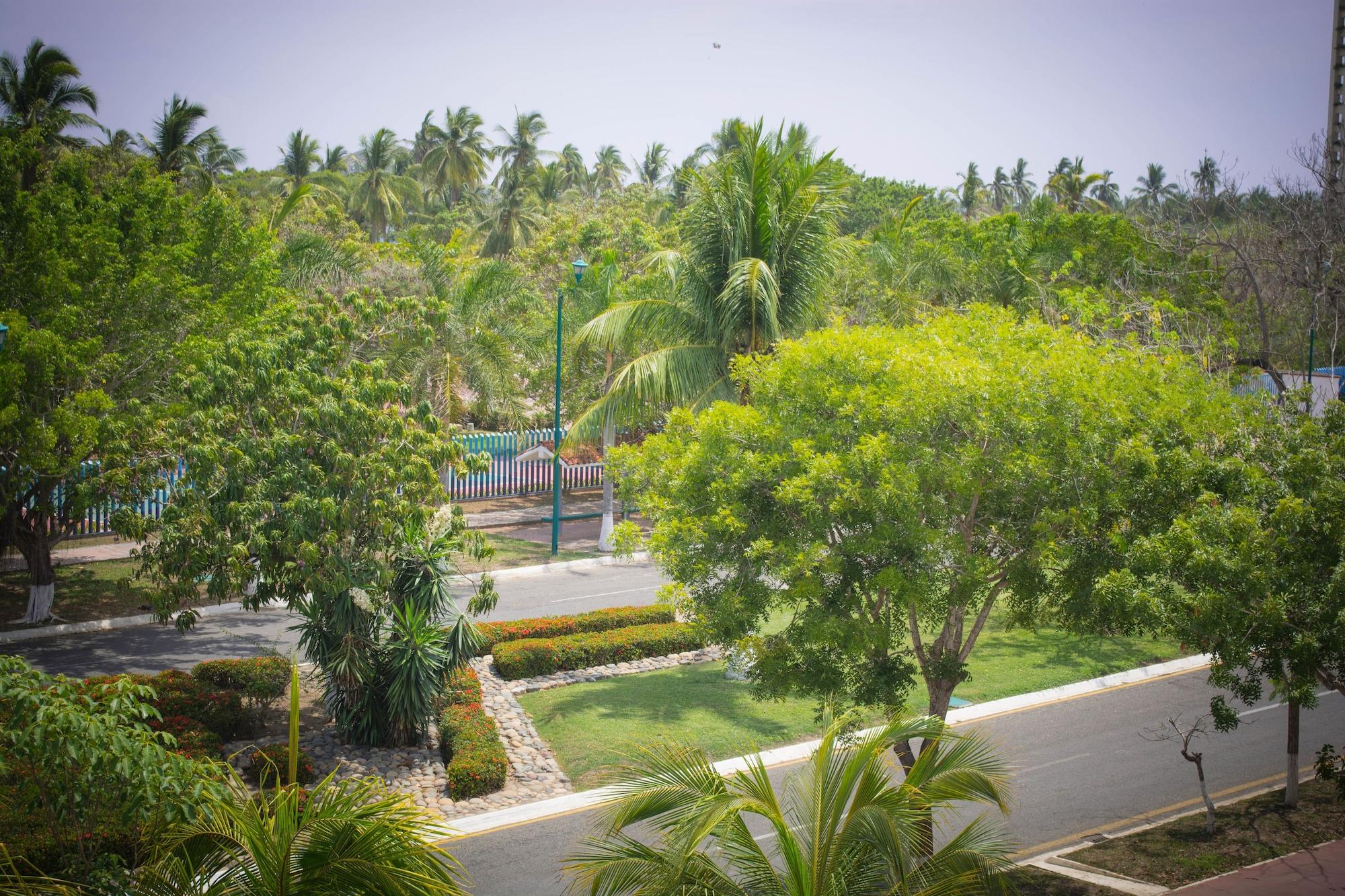 Hotel Sara Suites Ixtapa  Kültér fotó