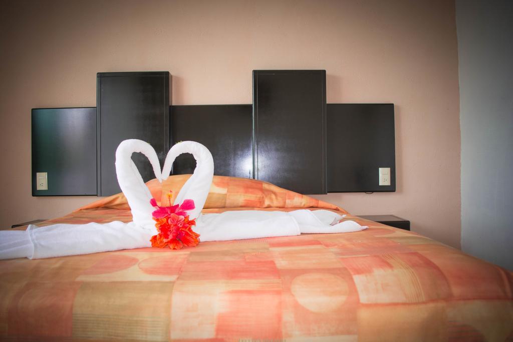 Hotel Sara Suites Ixtapa  Kültér fotó